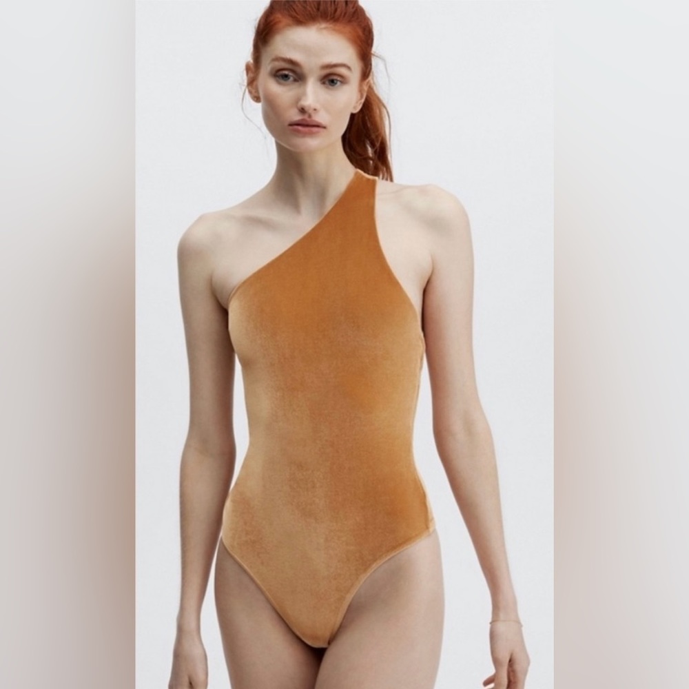 NWT Fabletics Gigi Velour Bodysuit Light Honey